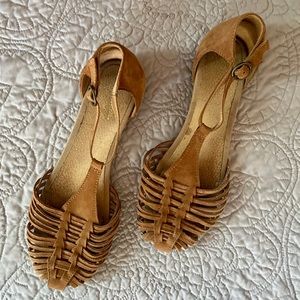 Seychelles Woven Closed Toe Flat Sandals 8